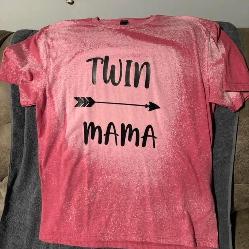 Pink 'Twin Mama' Graphic T-Shirt